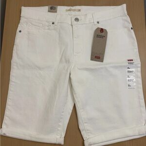 Levi's White Bermuda womens Shorts size 14